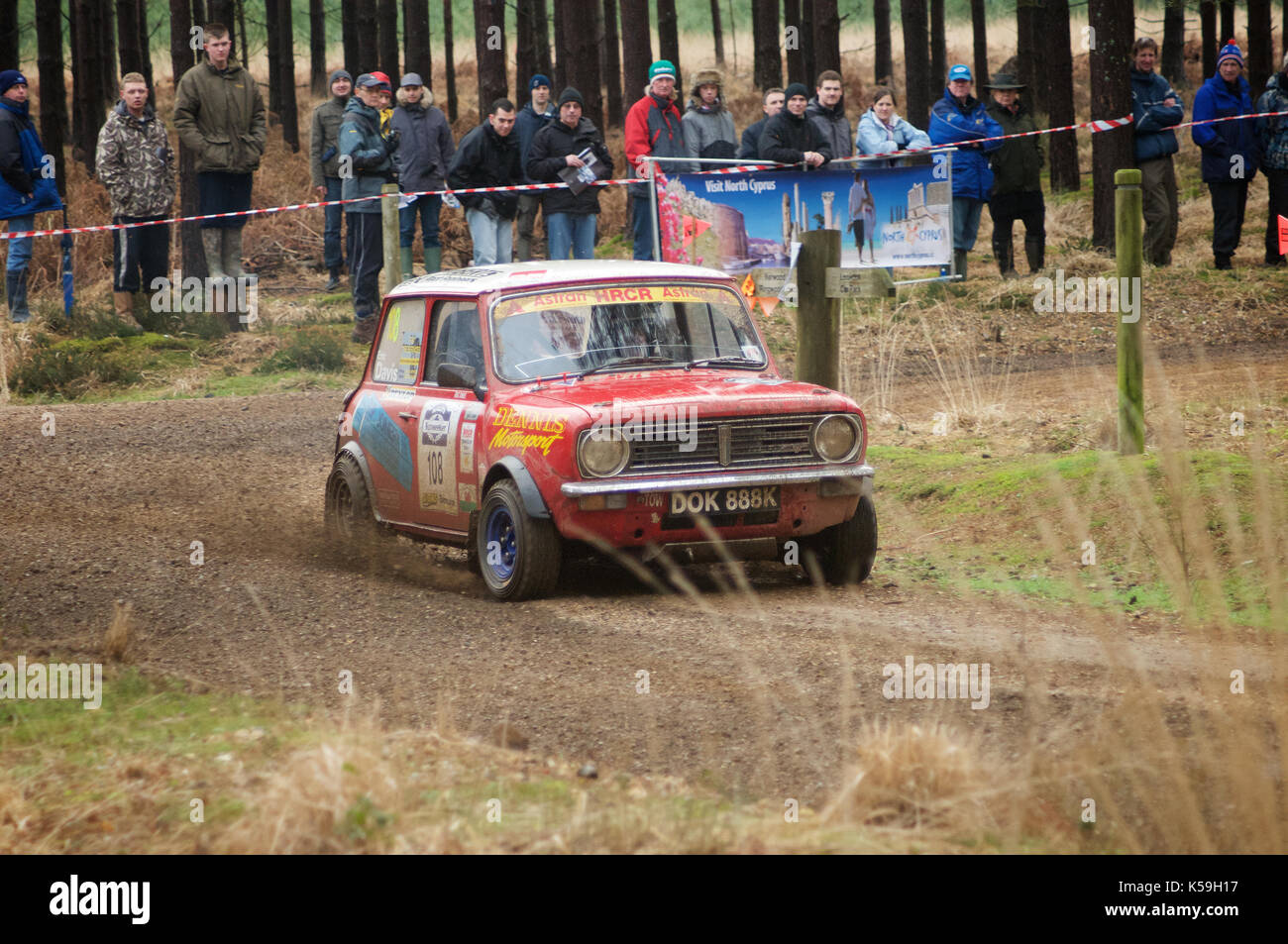 Voiture de rallye sur wareham forest étape du sunseeker rally 2011 Banque D'Images