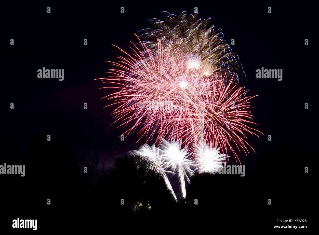 D'artifice à partir d'un événement à grand spectacle Musique 2017 Abbayes Glastonbury Banque D'Images