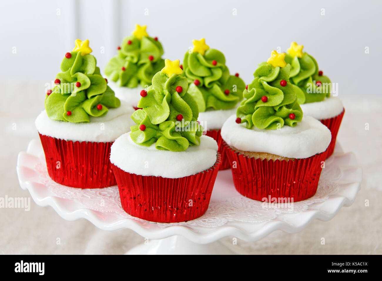 Cupcakes décorée pour Noël Banque D'Images