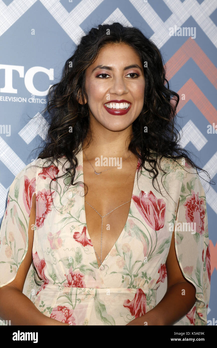 Fox tca après soirée tenue à Soho House West Hollywood arrivées avec stephanie beatriz où