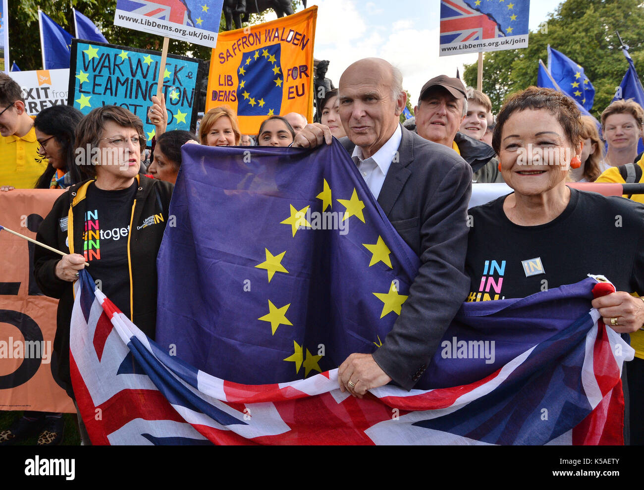 Le leader libéral-démocrate vince cable sir rejoint protestataires à Hyde Park corner avant d'un pro-UE pour l'Europe de mars à Londres. Banque D'Images