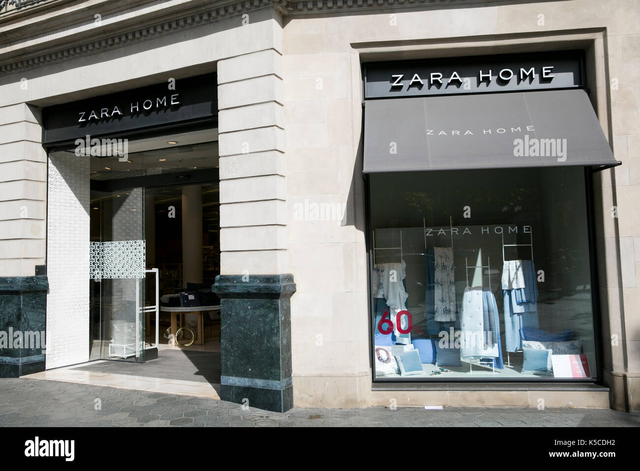 Zara store spain Banque de photographies et d'images à haute résolution -  Alamy