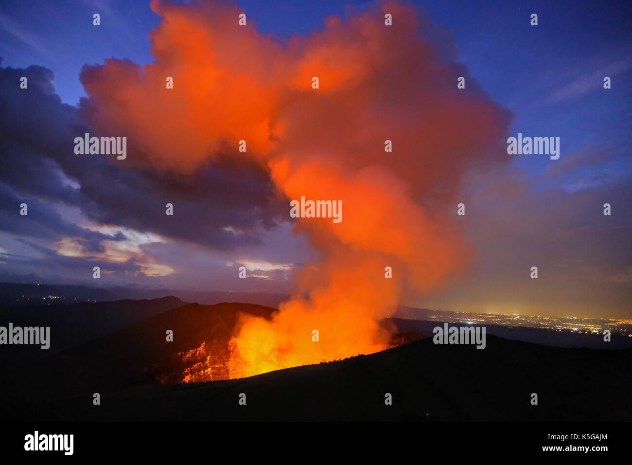 Lac de lave actif Volcan Masaya nicaragua Banque D'Images