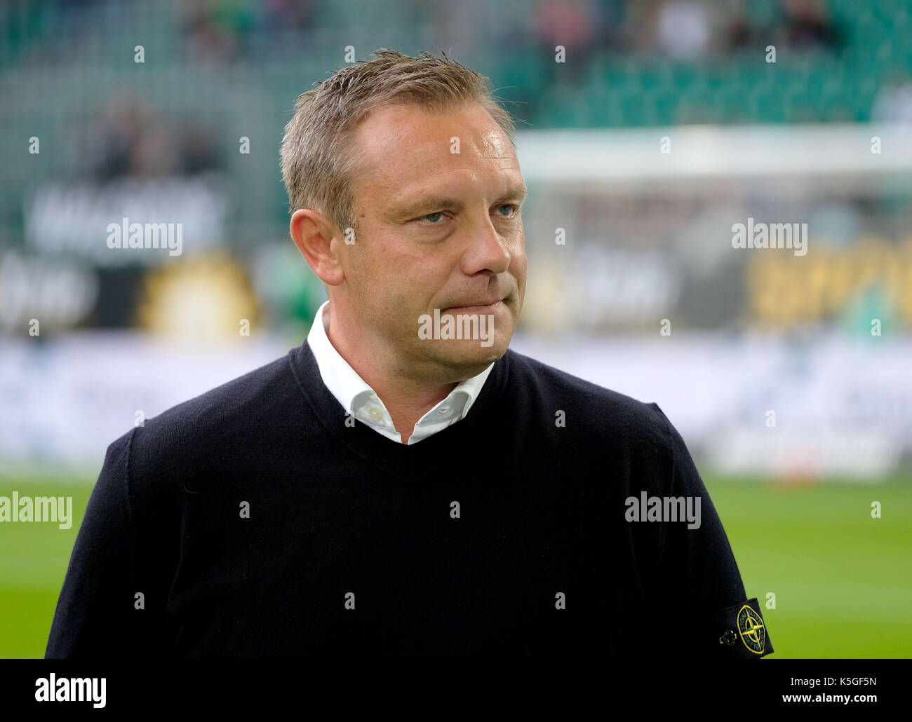 Wolfsburg, Allemagne. Sep 9, 2017 Le gestionnaire de Hanovre. breitenreiter andré en avant de la Bundesliga match de foot entre vfl wolfsburg et Hanovre 96 dans l'arène de Volkswagen à Wolfsburg, Allemagne, 9 septembre 2017. (Conditions d'embargo - attention : en raison de la lignes directrices d'accréditation, le LDF n'autorise la publication et l'utilisation de jusqu'à 15 photos par correspondance sur internet et dans les médias en ligne pendant le match.) photo : Peter steffen/dpa/Alamy live news Banque D'Images
