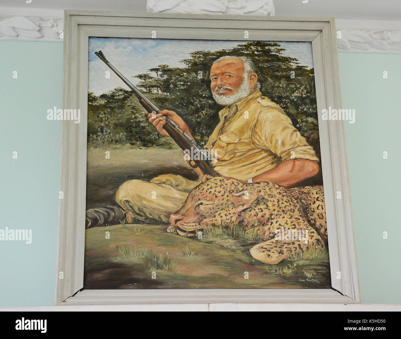 San Francisco de Paula, Cuba - juillet 23, 2016 : Ernest Hemingway portrait à la finca vigia. Hemingway a vécu dans la maison du milieu de 1939 à 1960. Banque D'Images