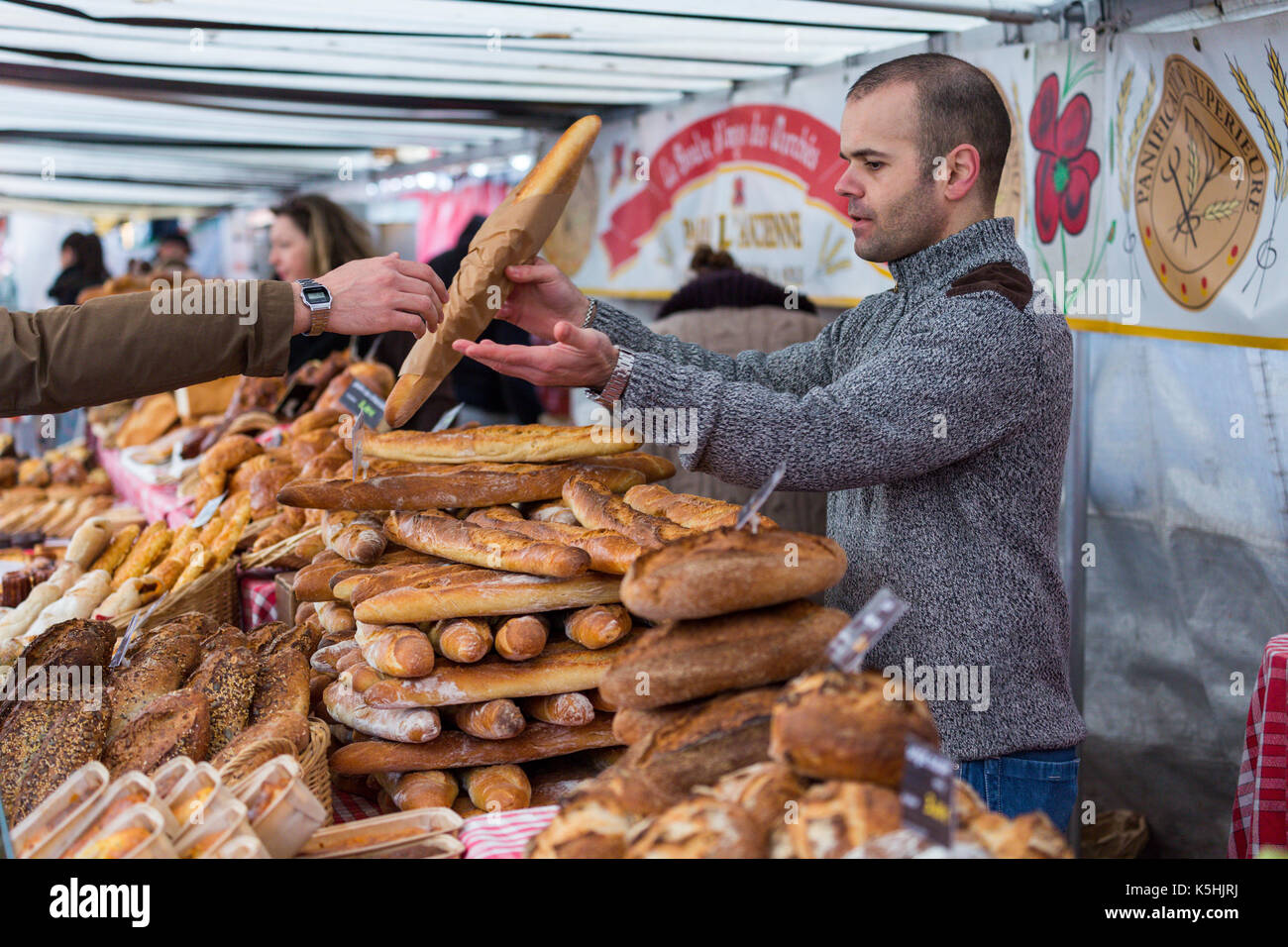 Blocage du pain à la saxe-rue Breteuil marché près de la tour Eiffel dans le 7e arrondissement. Banque D'Images