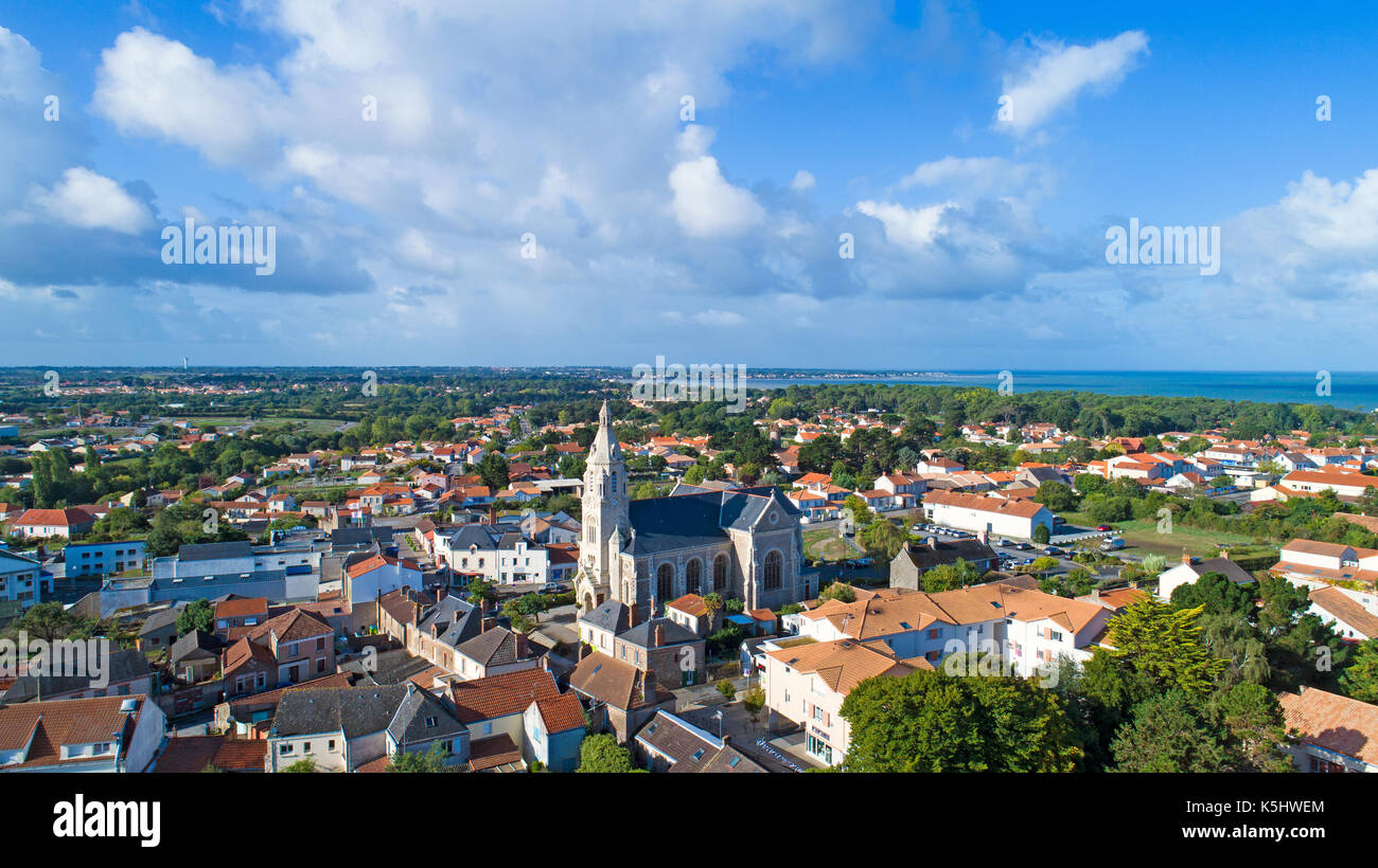 Une vue aérienne de saint michel chef-chef de village de Loire atlantique Banque D'Images