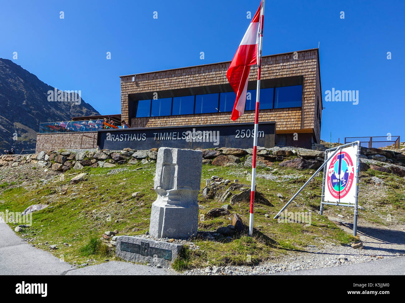 Café et parking, col Timmelsjoch, Autriche Italie border Banque D'Images