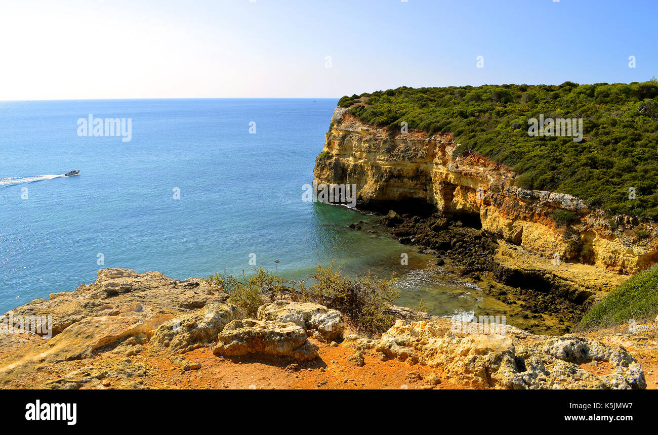 Les falaises de Senhora da rocha nova beach sur la côte de l'Algarve au Portugal Banque D'Images