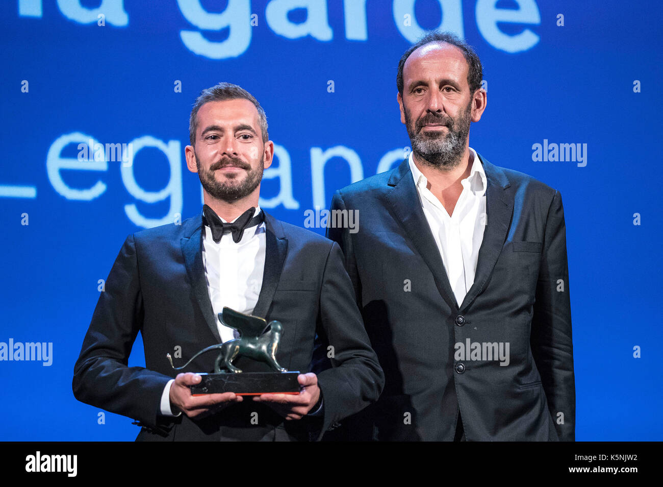 Venise, Italie. 09Th sep 2017. directeur xavier legrand et producteur alexandre gavras recevoir le lion d'avenir pour le film 'jusqu'à la garde" au 74e festival international du film de Venise sur 09 septembre 2017 à Venise, Italie : crédit-geisler fotopress/Alamy live news Banque D'Images