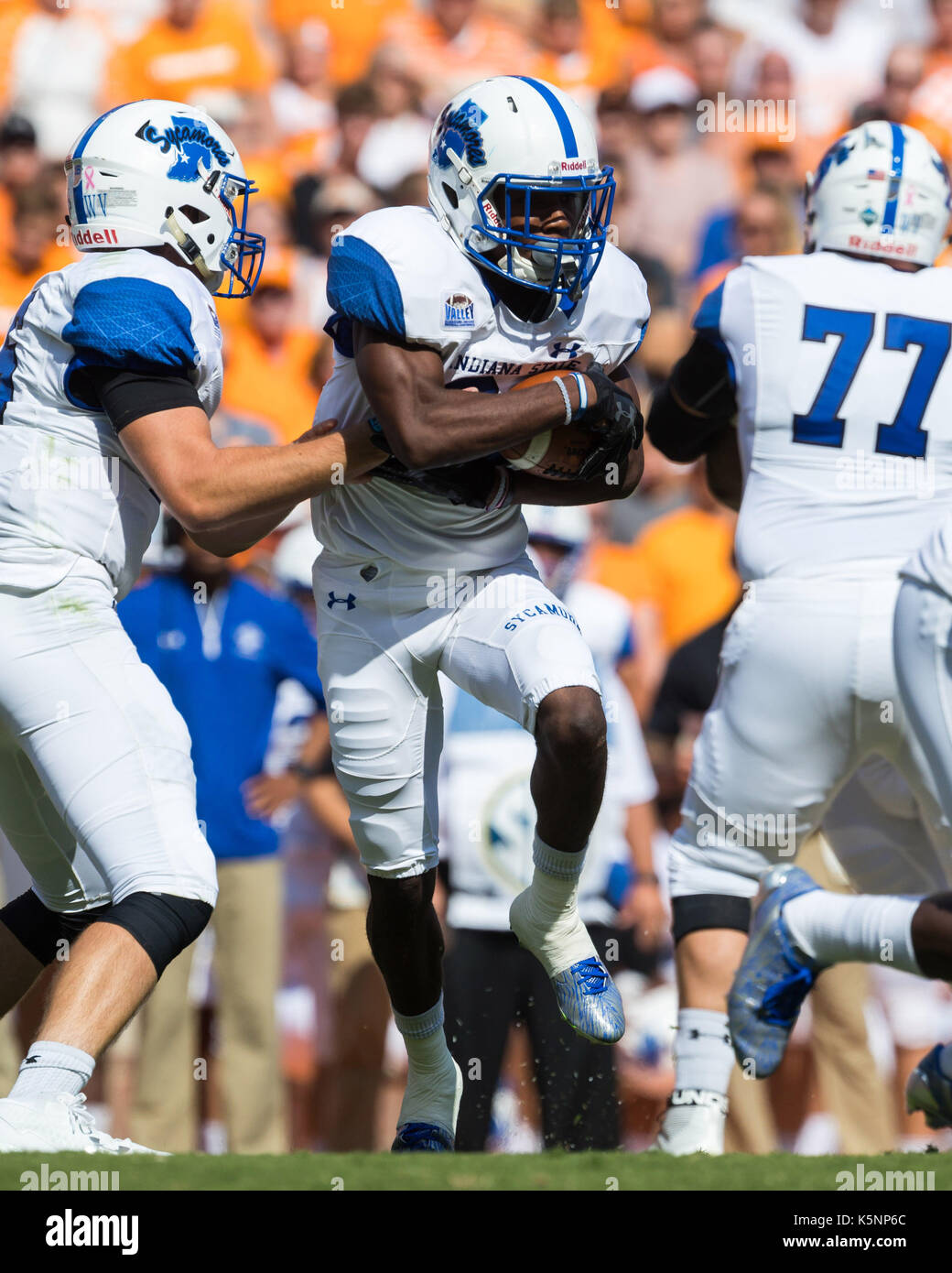 09 septembre 2017 : Rontrez Morgan # 24 de l'état de l'Indiana sycomores exécute la balle pendant la NCAA Football match entre les bénévoles de l'Université du Tennessee et de l'Indiana State platanes à Neyland Stadium à Knoxville, TN/CSM Gangloff Tim Banque D'Images