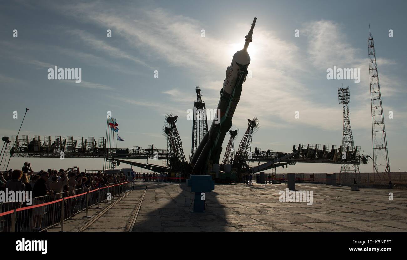 La fusée russe Soyouz soyouz et ms-06 satellites sont positionnés sur l'aire de lancement en vue de la station spatiale internationale de la nasa de la mission Expedition 53 au cosmodrome de Baïkonour le 10 septembre 2017 à Baïkonour, Kazakhstan. station spatiale internationale l'astronaute de l'équipage Expédition 53 mark vande hei de nasa, commandant de Soyouz alexander misurkin de Roscosmos, de l'astronaute joe acaba de la nasa va lancer à bord de la fusée le 13 septembre. Banque D'Images