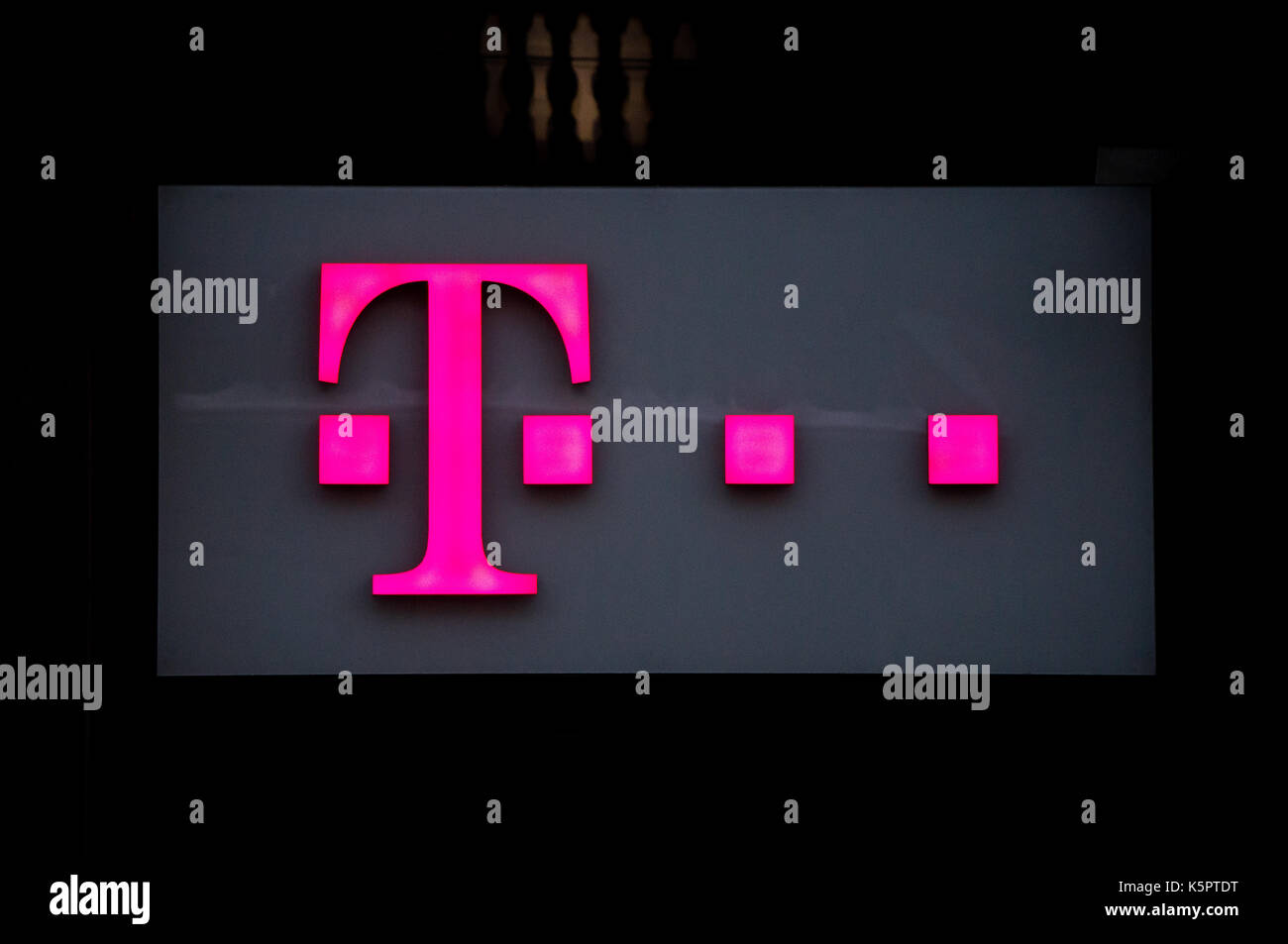 Graz, Autriche - 9 septembre 2017 : la "Deutsche Telekom" logo sur un bâtiment à Graz Banque D'Images