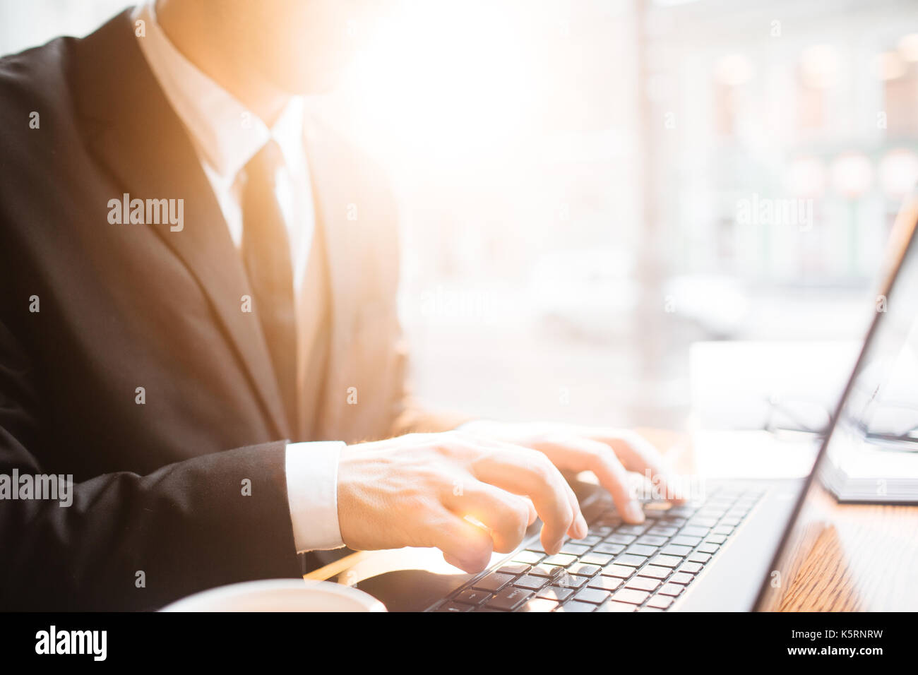 Travaillant sur des projets prometteurs Banque D'Images