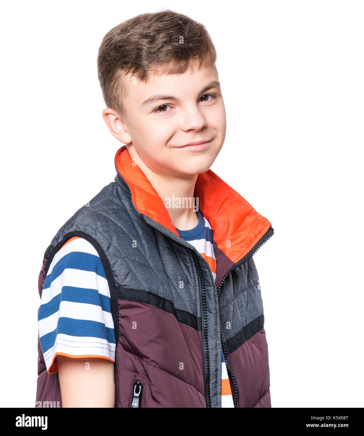 Close up portrait of caucasian émotionnelle teen boy. Portrait de beau mec.  funny cut adolescent, isolé sur fond blanc. un enfant souriant à la Photo  Stock - Alamy