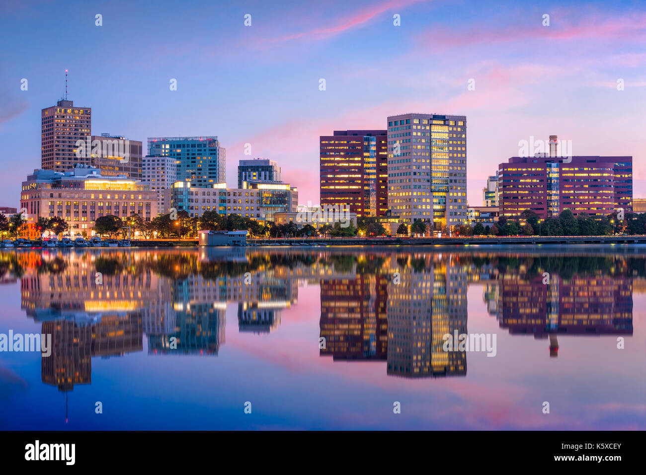 Cambridge, Massachusetts, États-Unis d'horizon au crépuscule. Banque D'Images
