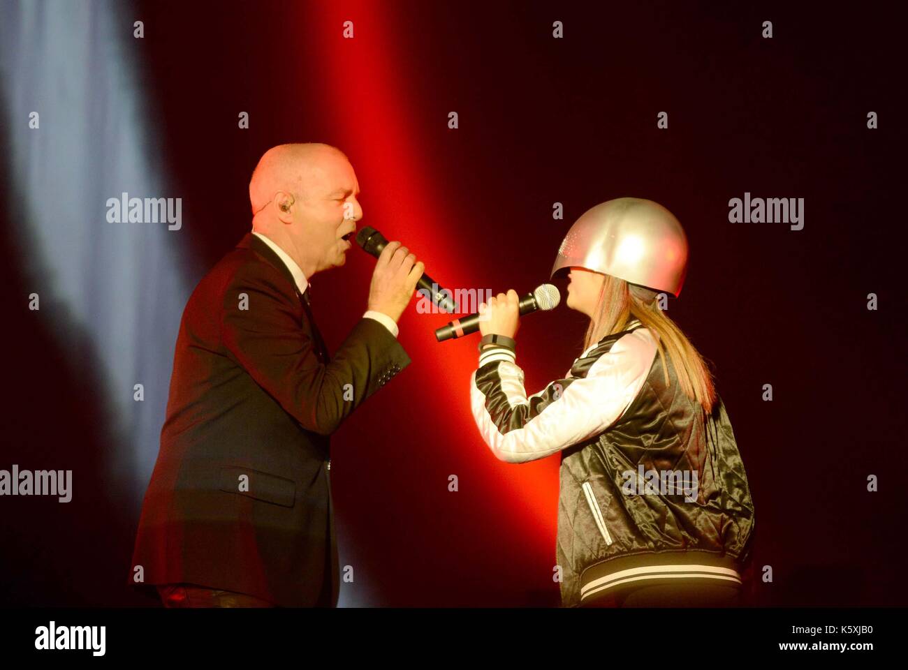 Pet Shop Boys, Neil Tennant. bestival music festival, succession de Lulworth, Dorset, UK. crédit : finnbarr webster/Alamy live news Banque D'Images