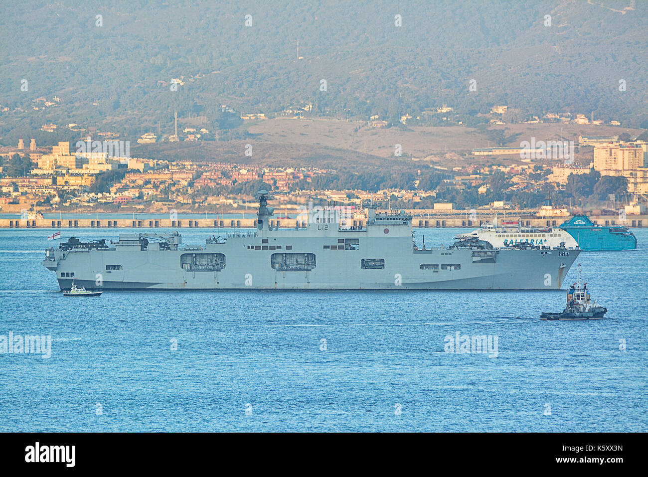 Gibraltar. Sep 11, 2017 arrivée à l'océan. Le hms gibraltar à 0830h le 11 septembre 2017 pour aller chercher des fournitures et du matériel qu'il se préparait à la tête dans l'Atlantique. à la base navale britannique de Gibraltar, les navires de la marine royale d'argent tous ses hélicoptères pour le pont pour faire place à des marchandises qui seront prises pour les Caraïbes dans le cadre de l'aide humanitaire dans les missions de ceux qui sont touchés par les récents ouragans. crédit : Stephen ignacio/Alamy live news Banque D'Images