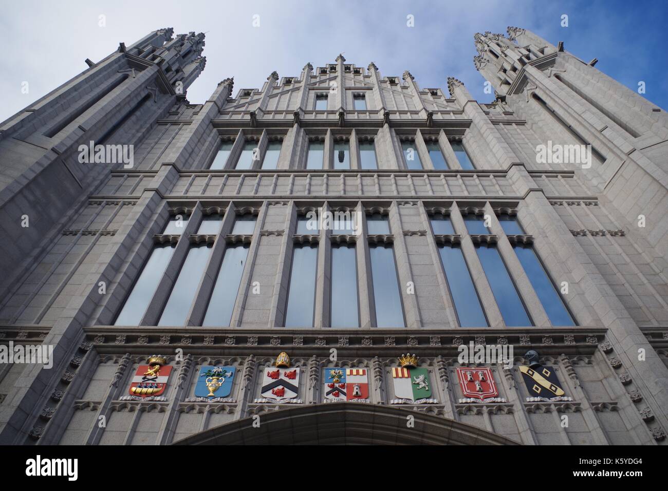 Collège Marischal, Aberdeen, au Nord Est de l'Écosse. De l'architecture néo-gothique et le deuxième plus grand édifice en granit dans le monde. L'Écosse, au Royaume-Uni. Banque D'Images