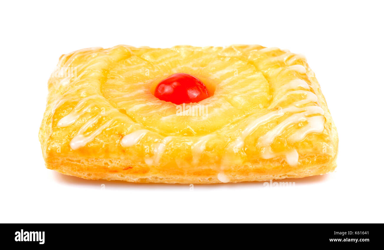 L'ananas, tarte feuilletée aux fruits danois isolated on white Banque D'Images
