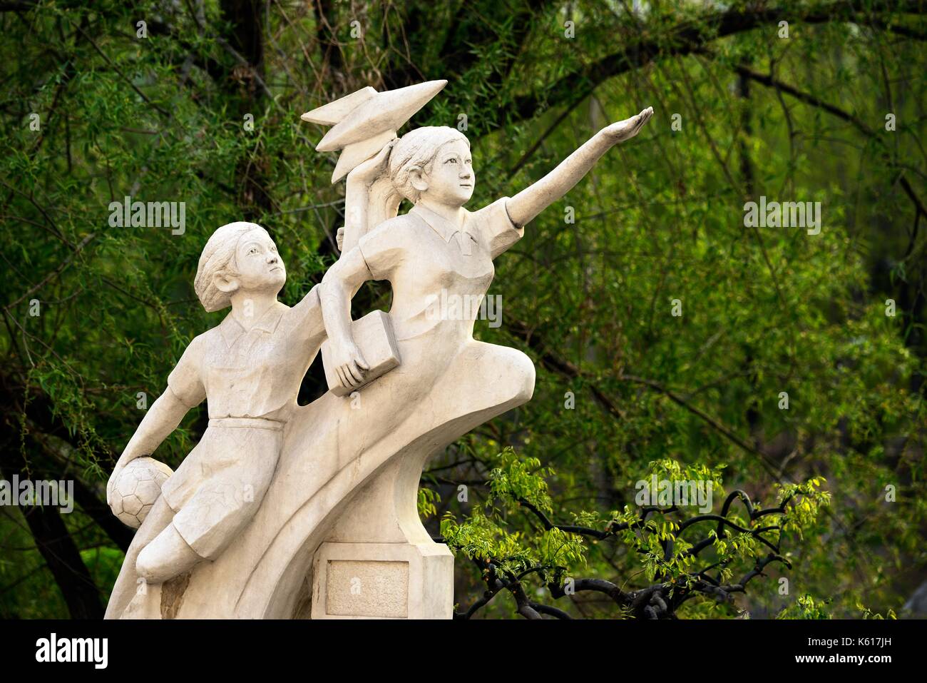 Dongzi culture park memorial à dong zhongshu philosophe confucéen. Qingdao, Chine. L'éducation statue. le sport, la science et des arts Banque D'Images