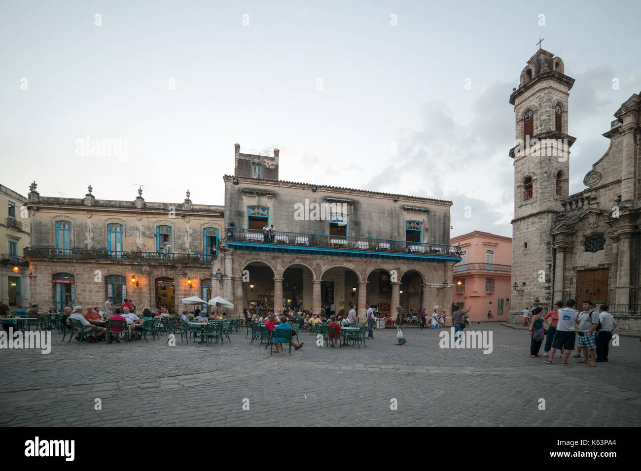 La Havane, 09 janvier, voyage, La Havane, Cuba, La Havane ville . dans l'image : la plaza san cristobal kathedrale havanna. (Photo de ulrich roth) Banque D'Images