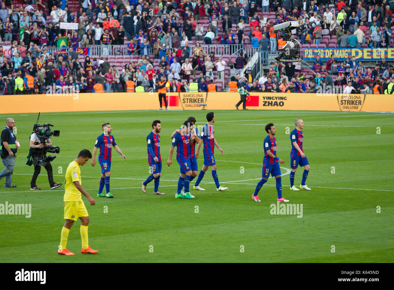 6/5/17 Barcelone v villarreal football league match au Camp Nou, Barcelone. Les joueurs laissant pitch après match. Banque D'Images