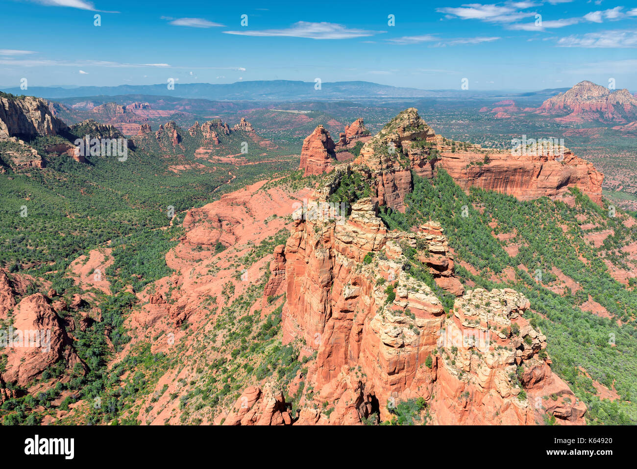 Vue aérienne de roches rouges de Sedona, Arizona, USA. Banque D'Images