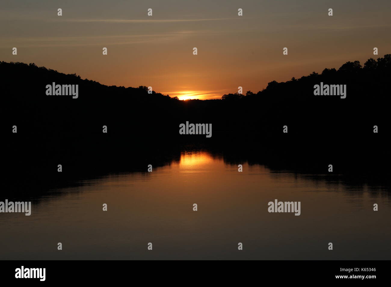 Coucher du soleil symétrique Banque D'Images