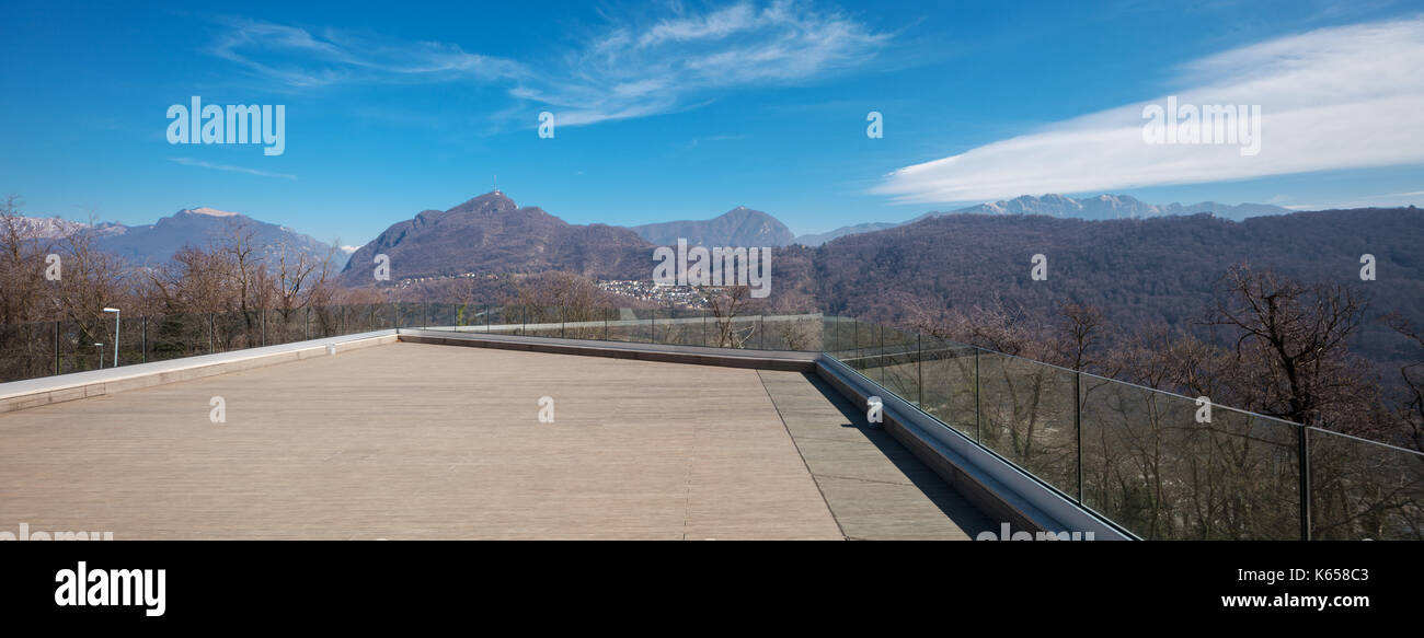 Terrasse d'un appartement moderne, vide Banque D'Images