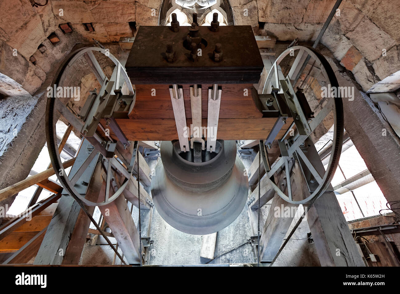 Grande cloche dans la tour sud, clocher, église de Saint-Sebaldus, basilique de pilier, Nuremberg, moyenne-Franconie, Franconie Banque D'Images