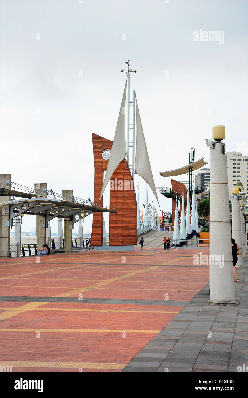 Guayaquil, Équateur - 15 février 2017 : Guayaquil Malecon 2000. Malecon 2000 est le nom donné à la promenade surplombant le fleuve Guayas Banque D'Images
