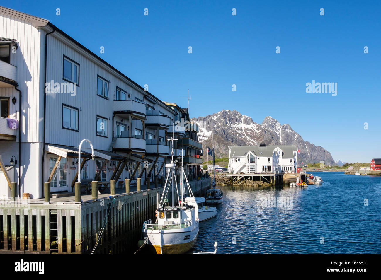 Dans les bâtiments du port, village de pêcheurs de Henningsvær, Austvågøya Island, îles Lofoten, Nordland, Norvège, Scandinavie, Europe Banque D'Images
