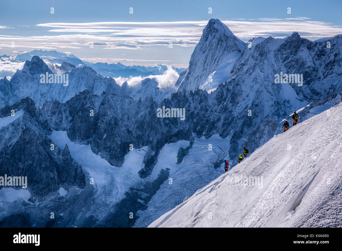 Les grimpeurs sur les pentes du Mont Blanc, Chamonix, France Banque D'Images