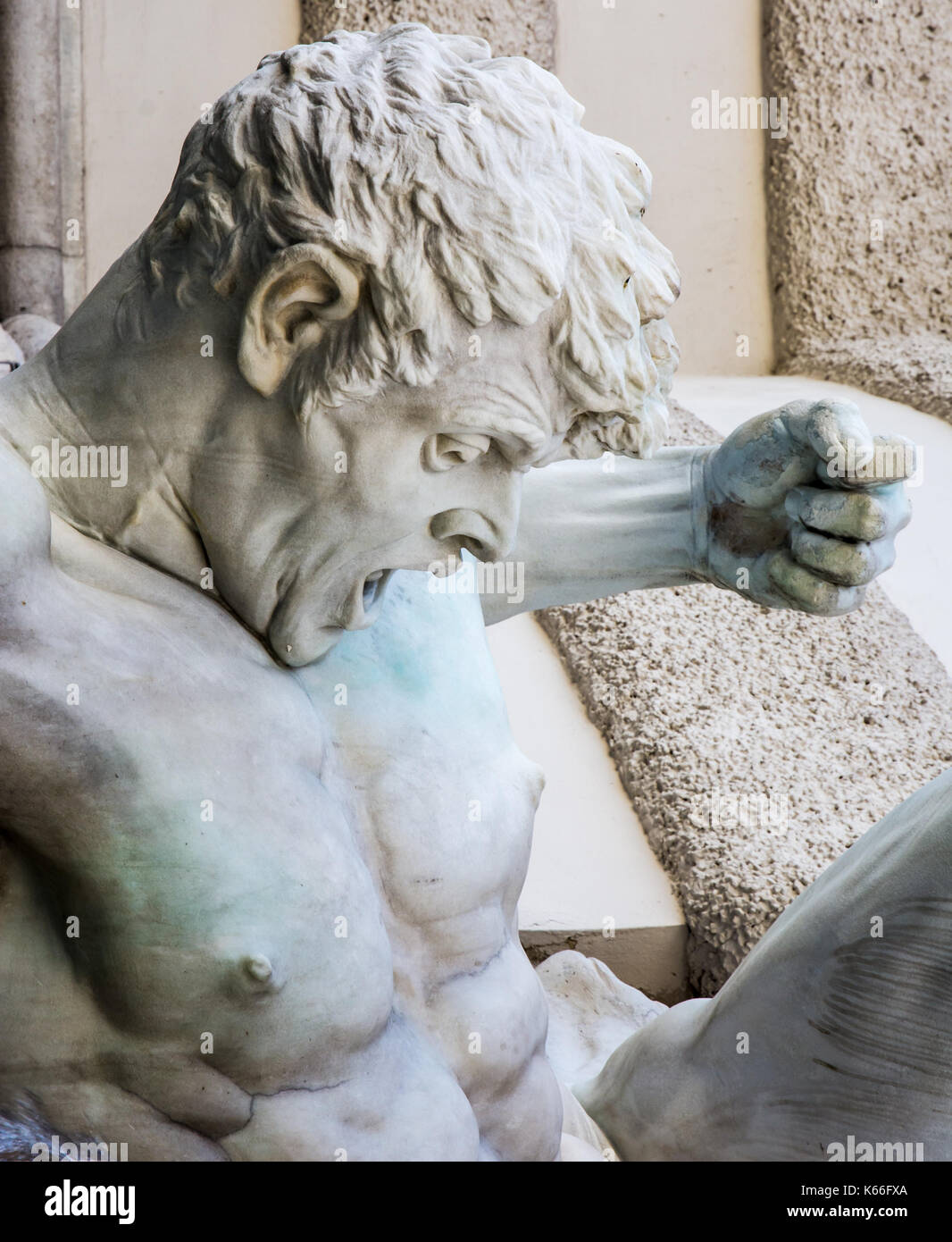 Sculpture d'une fontaine dite macht zu lande à la Michaelerplatz square à Vienne. La fontaine a été construite en 1897 par Edmund von hellmer. Banque D'Images