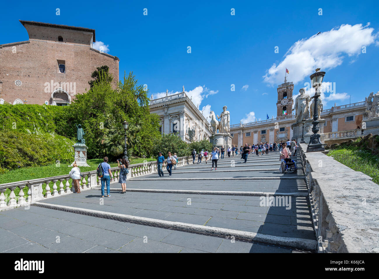 La colline du Capitole cordonata menant de la via del teatro di Marcello à la piazza del Campidoglio, Rome, Latium, Italie, Europe. Banque D'Images