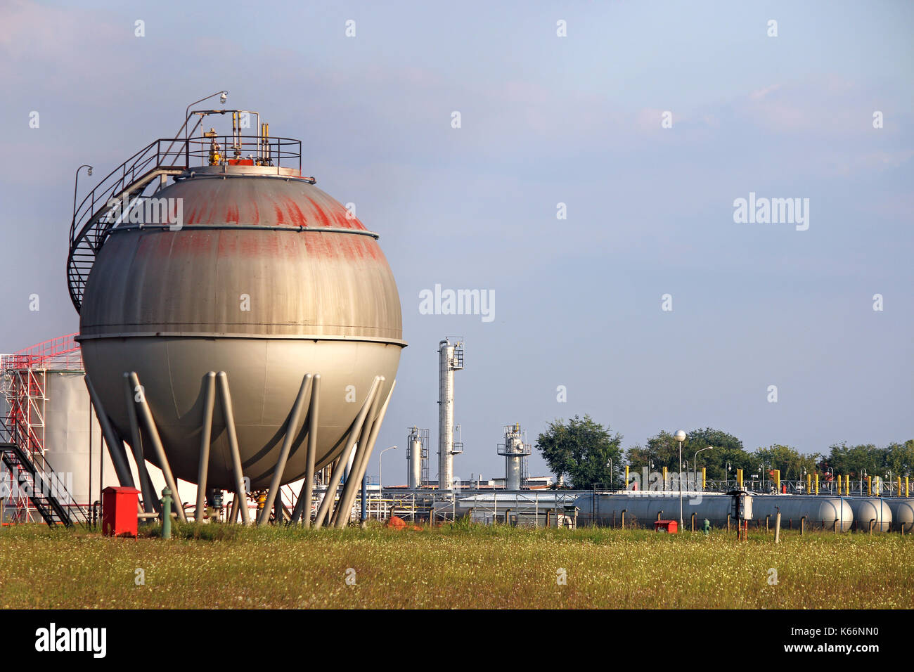 Réservoir d'huile raffinerie zone industrie Banque D'Images