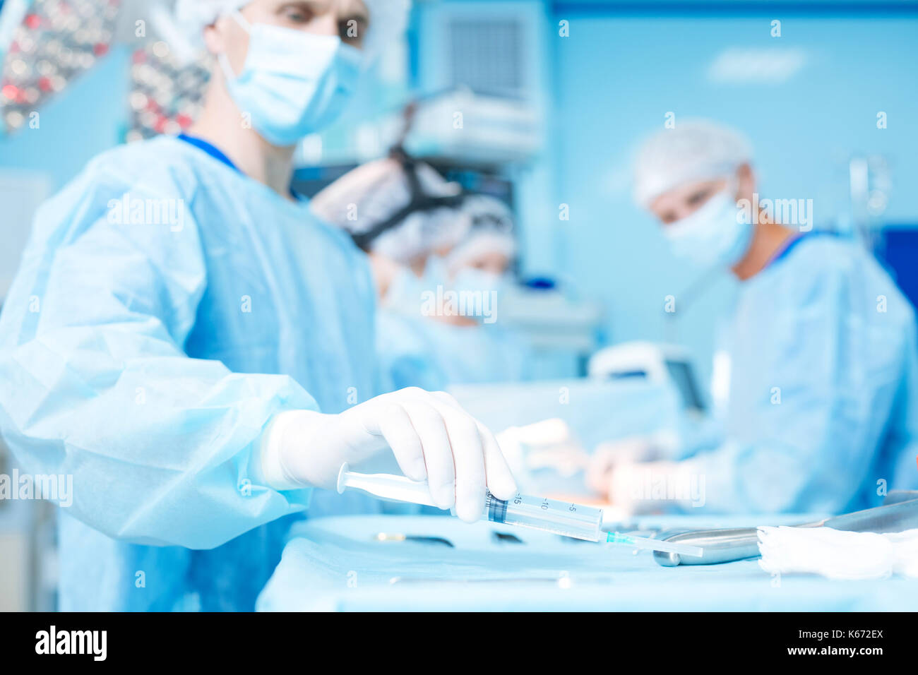 Close up of male part que la prise de seringue Banque D'Images