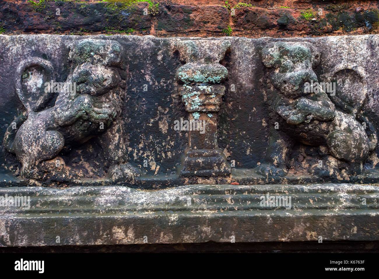 Sculptures de lion polonnaruwa au Sri Lanka Banque D'Images