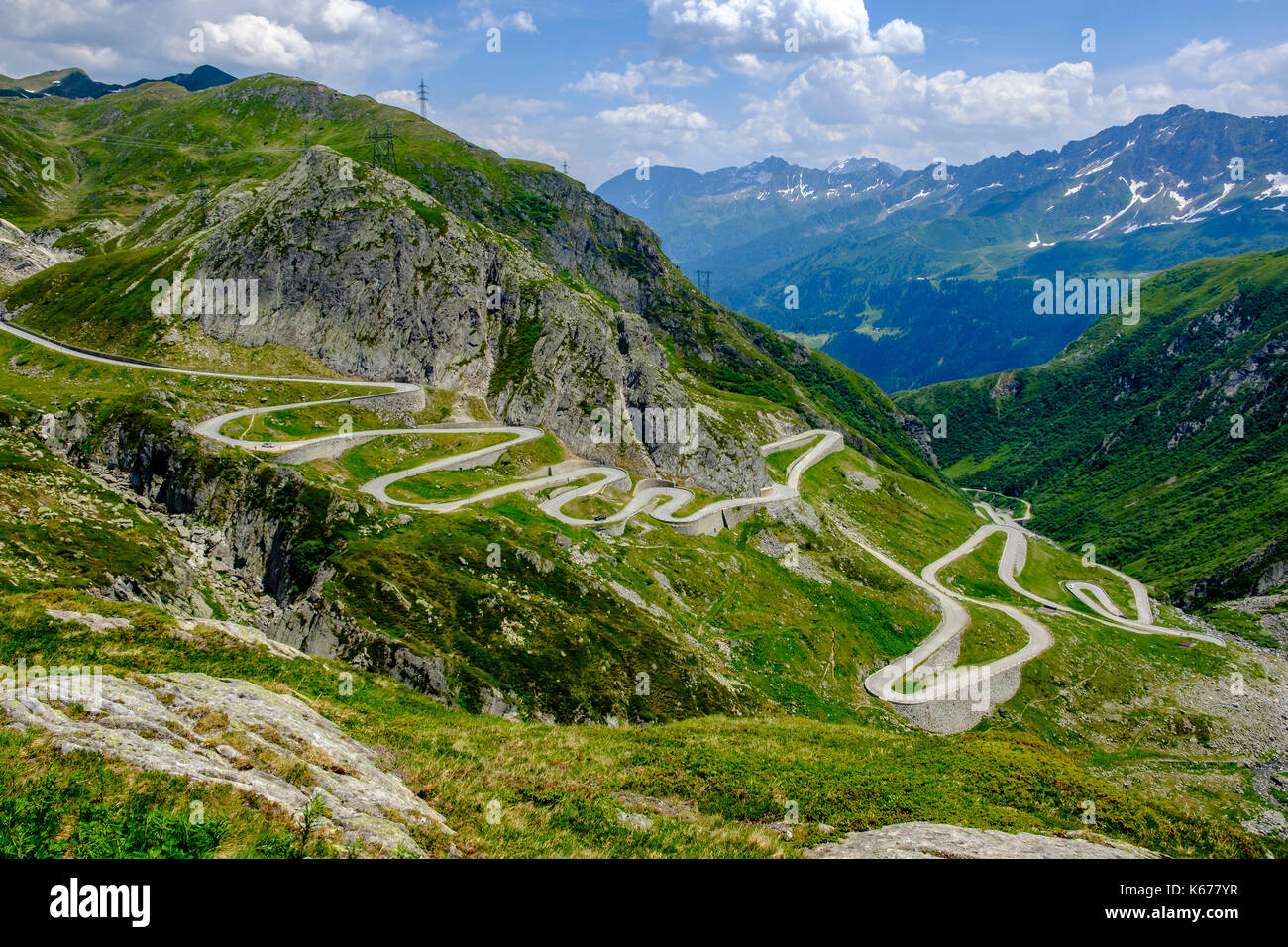 route-avec-beaucoup-de-virages-banque-de-photographies-et-d-images