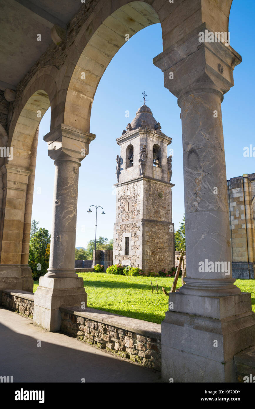 Bell Tower, sanctuaire d'Urkiola, Gascogne, Pays Basque, Espagne Banque D'Images