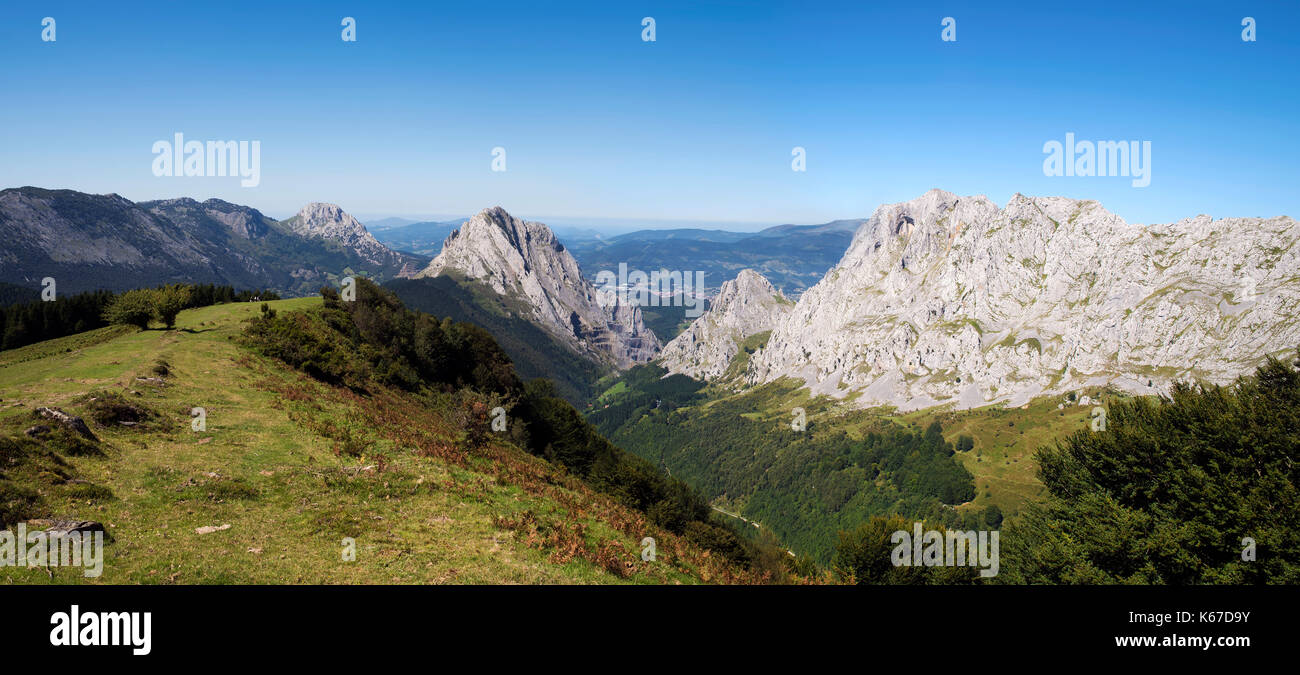 Paysage de montagne, parc naturel Urkiola, Gascogne, Pays Basque, Espagne Banque D'Images