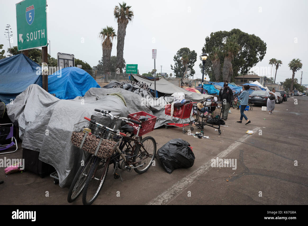 Campement de sans-abri sur la 17ème rue à San Diego en Californie Banque D'Images