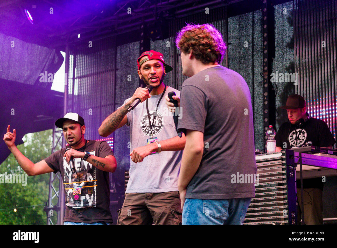 Le groupe de rap 'Tsychofix' en prestation au festival du parc Waltrop Banque D'Images