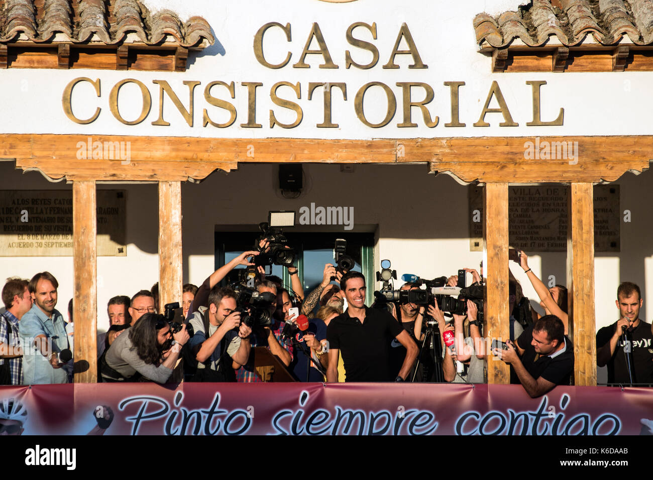 Pinto, Madrid, Espagne. 12 Sep, 2017. Le cycliste Alberto Contador lors de son hommage à sa ville natale. Alberto Contador va prendre sa retraite à partir de 28, à Pinto, Madrid, Espagne. Credit : Marcos del Mazo/Alamy Live News Banque D'Images