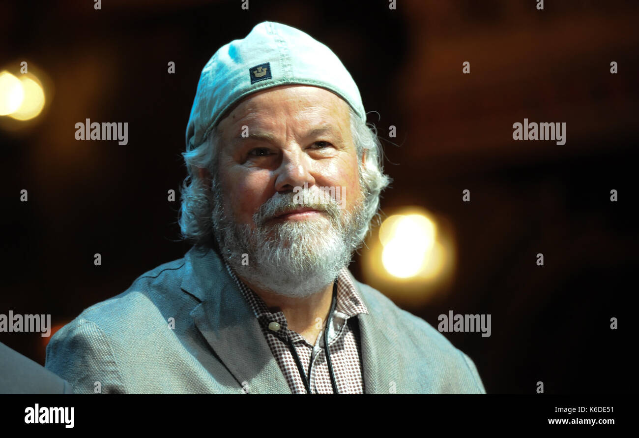 11 septembre 2016 - Robert Earl keen écoute au cours d'une conférence de presse mardi pour George Strait's main dans la main l'ouragan Harvey concert-bénéfice à San Antonio. Aussi l'accomplissement sont chris stapelton, Lyle Lovett, et Miranda Lambert. crédit : Robin jerstad/zuma/Alamy fil live news Banque D'Images