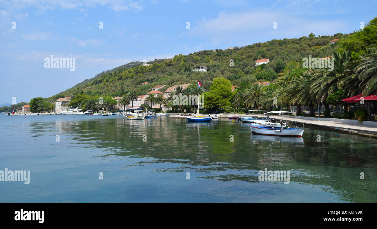 Ville de sipanska luka sur l'île de Sipan, partie d'îles élaphites près de Dubrovnik en Croatie. Banque D'Images