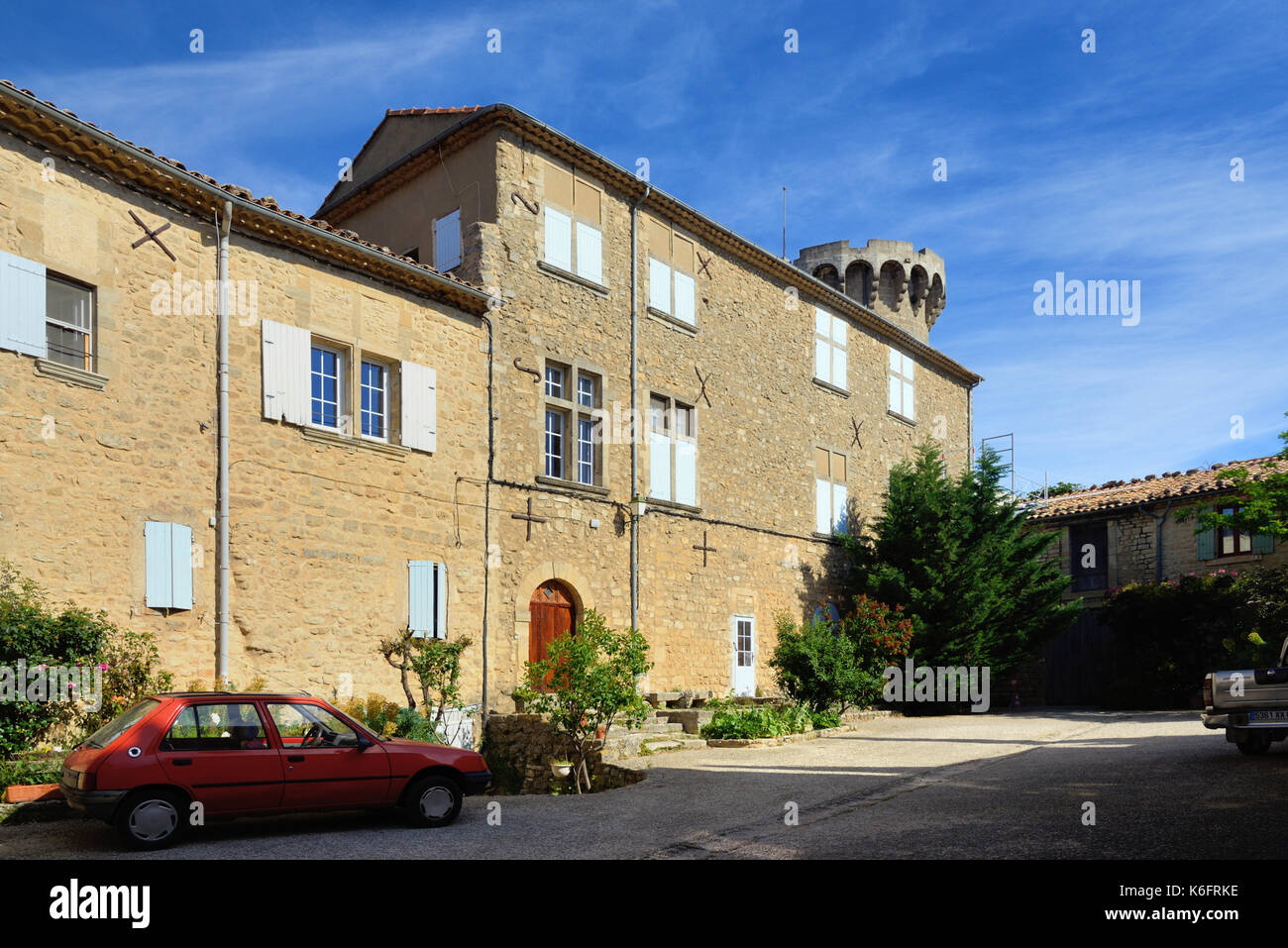 Château médiéval (c12/13ème) Viens Luberon Vaucluse Provence France Banque D'Images