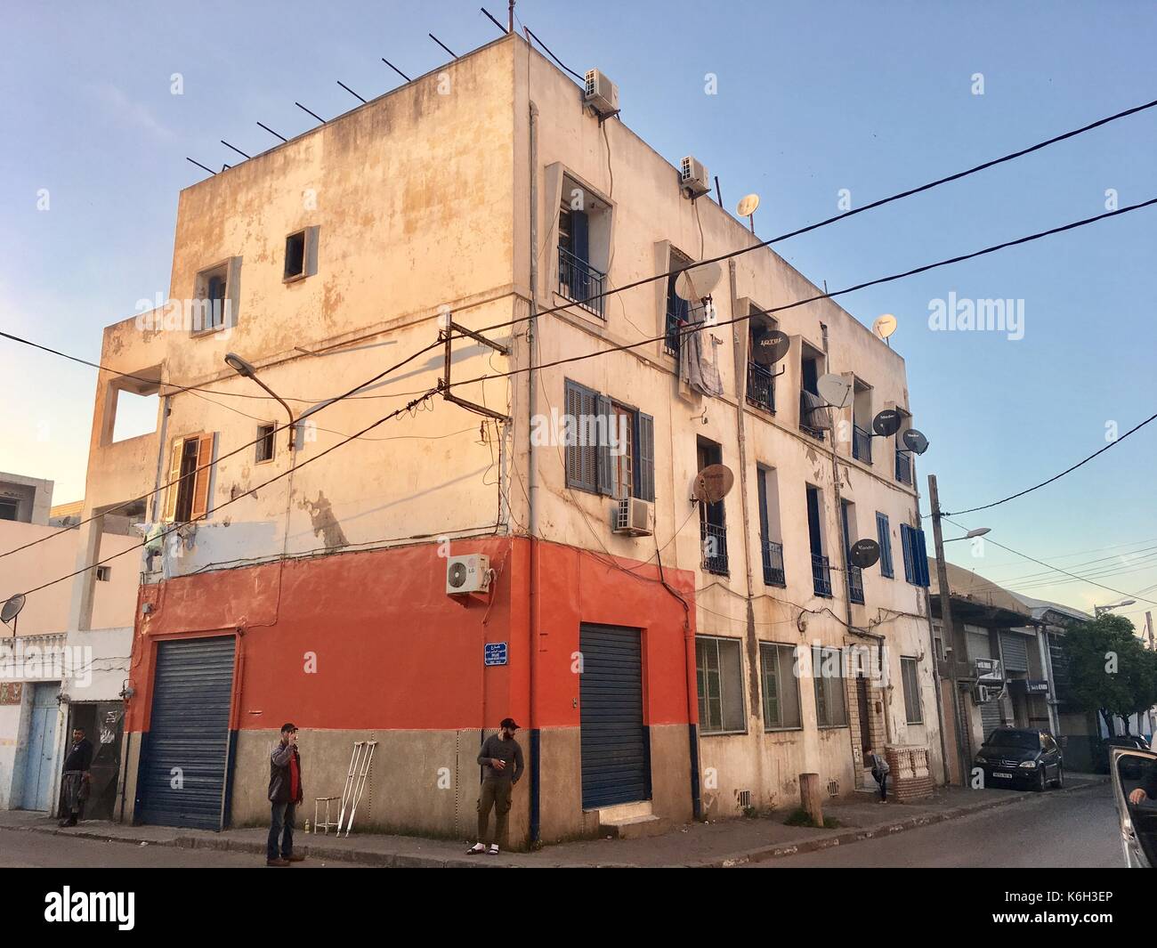Immeubles d'Alger Algérie. De nombreux bâtiments sont construits et distribués par le gouvernement algérien pour l'aide sociale. Banque D'Images