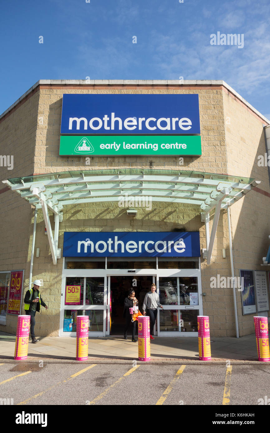 Mothercare store et Early Learning Centre à Kew Retail Park, Richmond, Surrey, TW9, Londres, Royaume-Uni. Banque D'Images